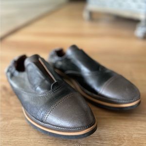 Pikolinos two-tone slip-on